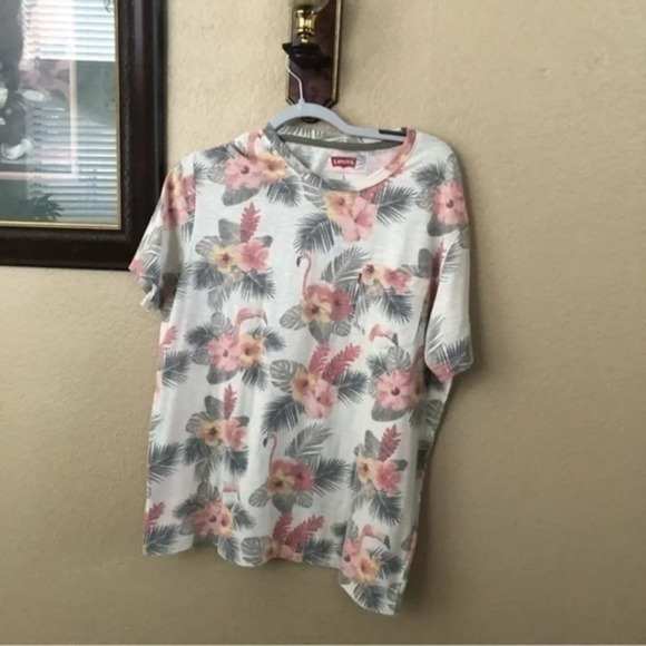 Levi's Other - Levi’s Men’s Flamingo Tee size large